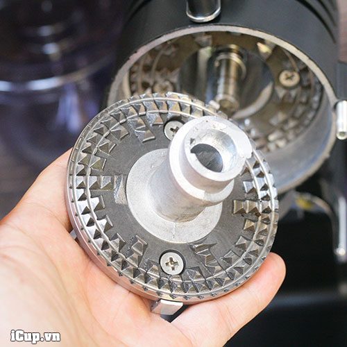 Bộ đĩa xay thép với các răng cưa 3D xay cà phê rất đều trên chiếc máy xay giá rẻ N520
