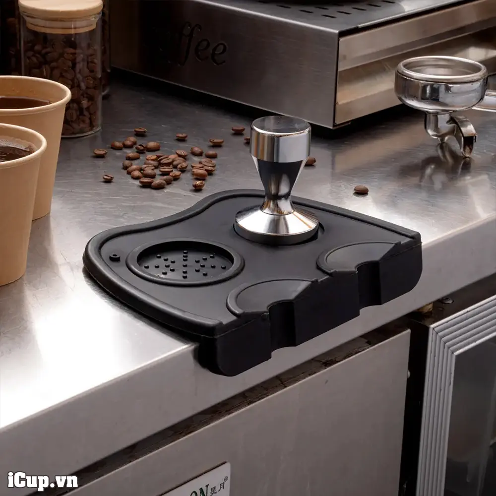 Thảm kê mép bàn cho tamper espresso size lớn 2 lỗ Thảm kê mép bàn cho tamper espresso size lớn 2 lỗ
