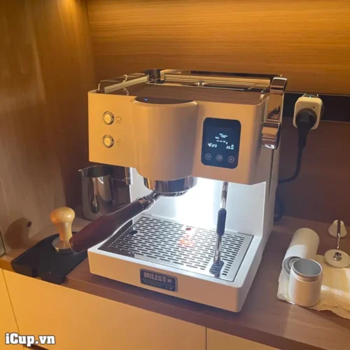 Đèn rọi bên dưới máy pha cà phê Milesto EM19-M4