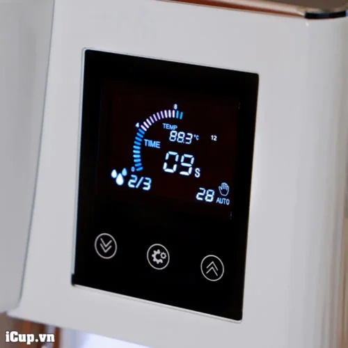 Màn hình điện tử nhiều thông tin của máy pha cà phê milesto em19-m4